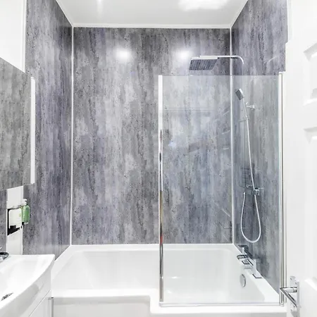 Modern Silverstone With Free Parking By Prescott Apartament *