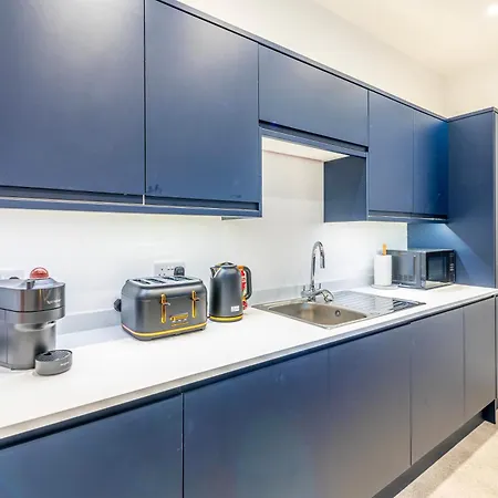 Modern Silverstone With Free Parking By Prescott Апартаменти Бристоль