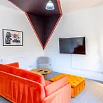 Modern Silverstone With Free Parking By Prescott Bristol