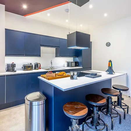 Modern Silverstone With Free Parking By Prescott * Bristol