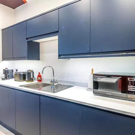 Modern Silverstone With Free Parking By Prescott Apartament