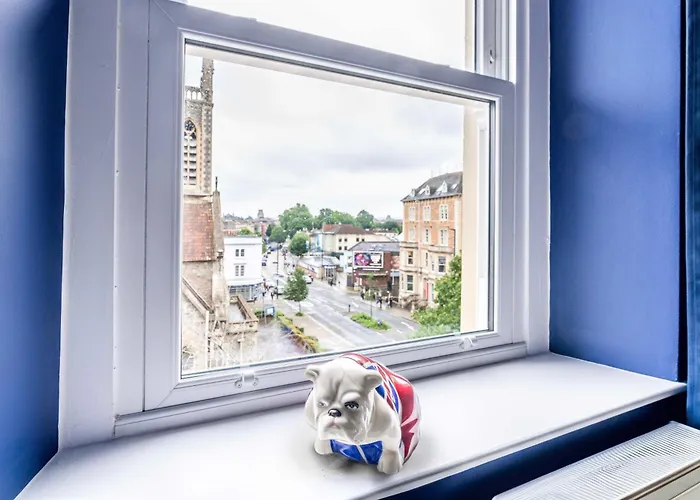 Modern Silverstone With Free Parking By Prescott *