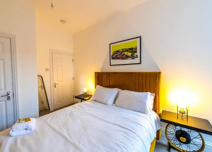 Luxury Silverstone With Free Parking By Prescott